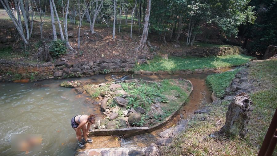 Le ruisseau qui l’alimente