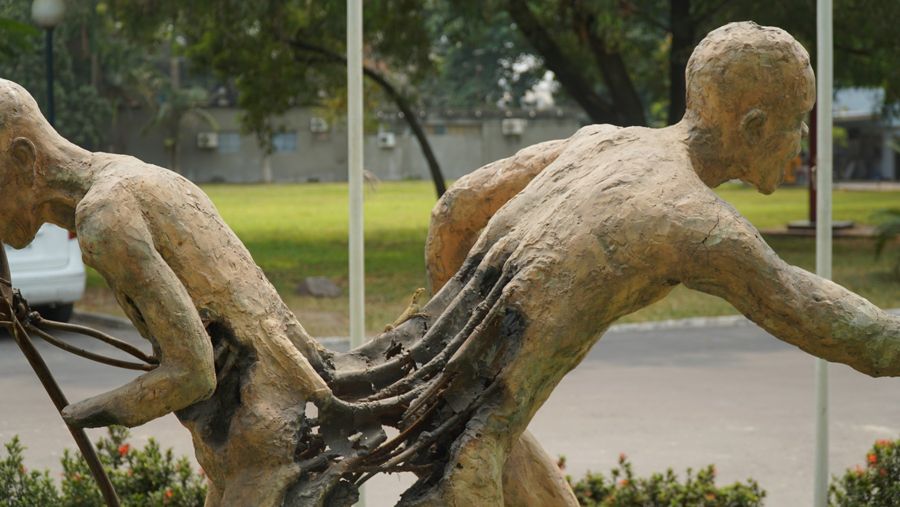 Sculpture des mains