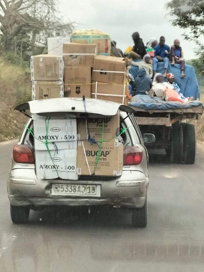 Voiture chargée jusqu’au toit